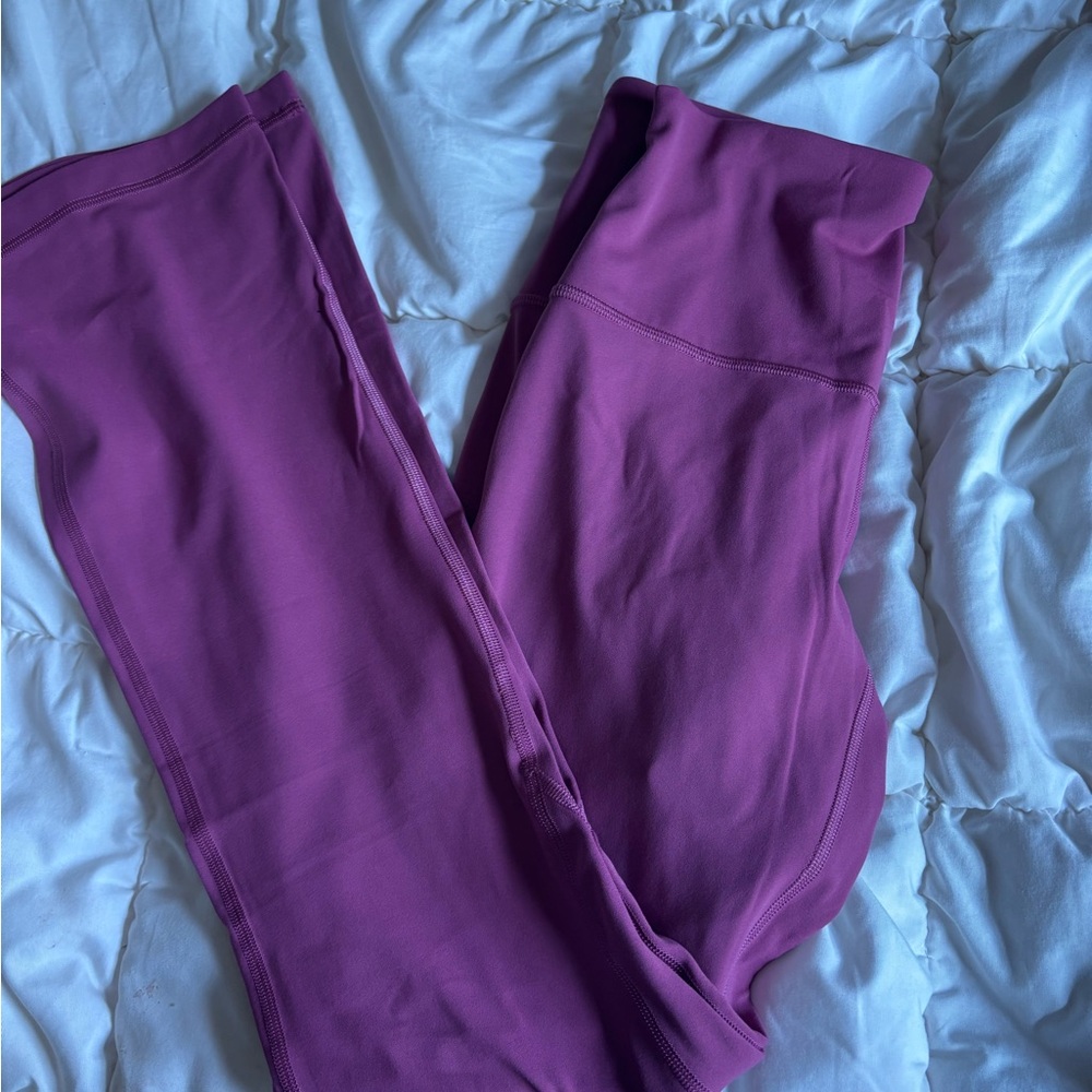 lululemon athletica Purple flair